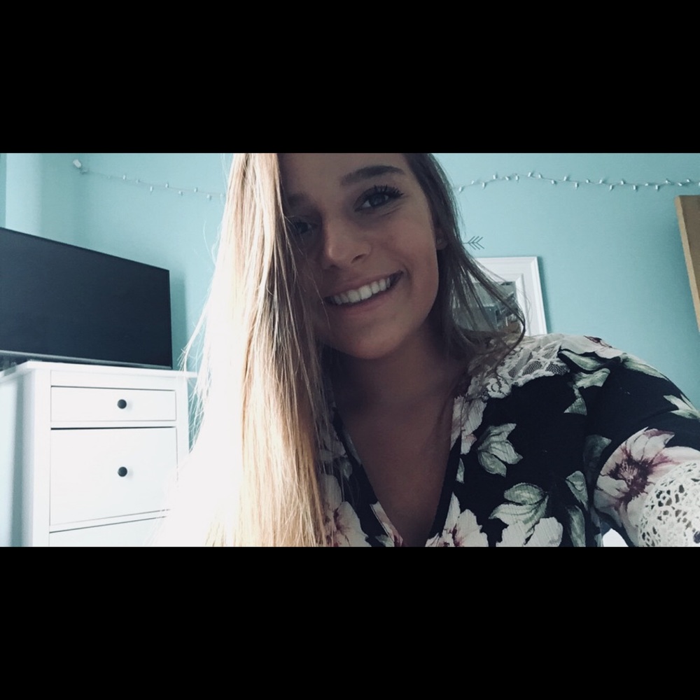 Meet your Posher, Nicole